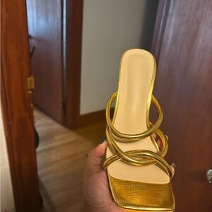 Elegant Gold Strappy Women's Sandals